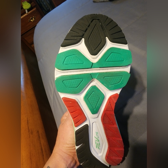 Disney New Balance Special Edition - Picture 9 of 11